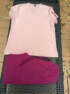 Women’s nurse scrubs - Viola M Pink Top and Hanes S Magenta Pants Set